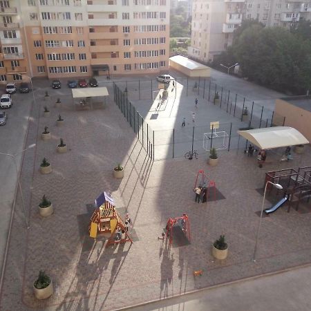 Своя Однокомнатная Квартира Odessa Buitenkant foto